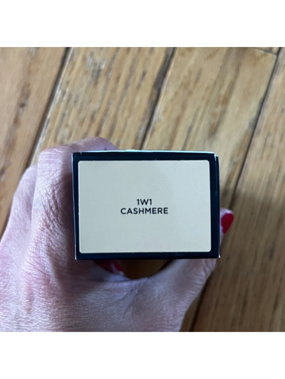 Laura Mercier Real Flawless Weightless Perfecting Foundation 1W1 Cashmere 30 mL